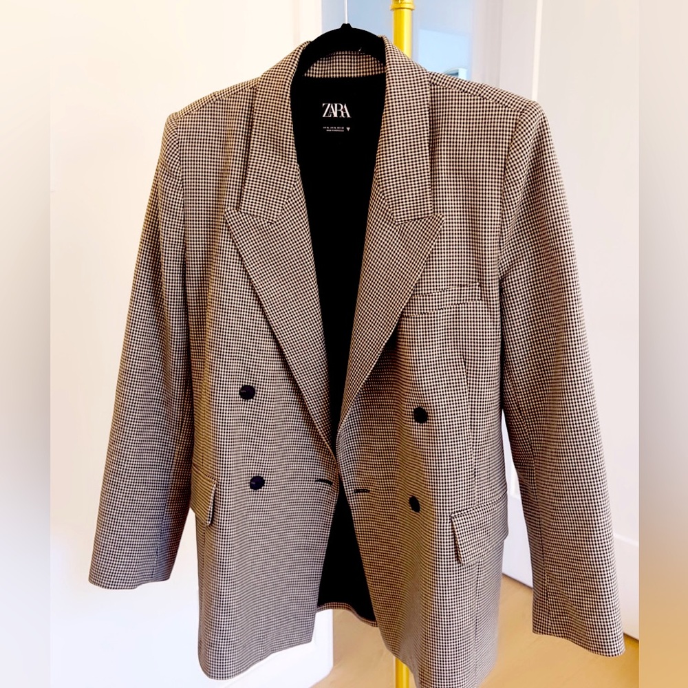 Beautiful Zara oversized checked blazer.